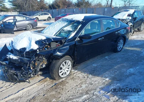 2015 Nissan Altima 2.5 S z USA, uszkodzony, nr VIN 1N4AL3AP9FC246518